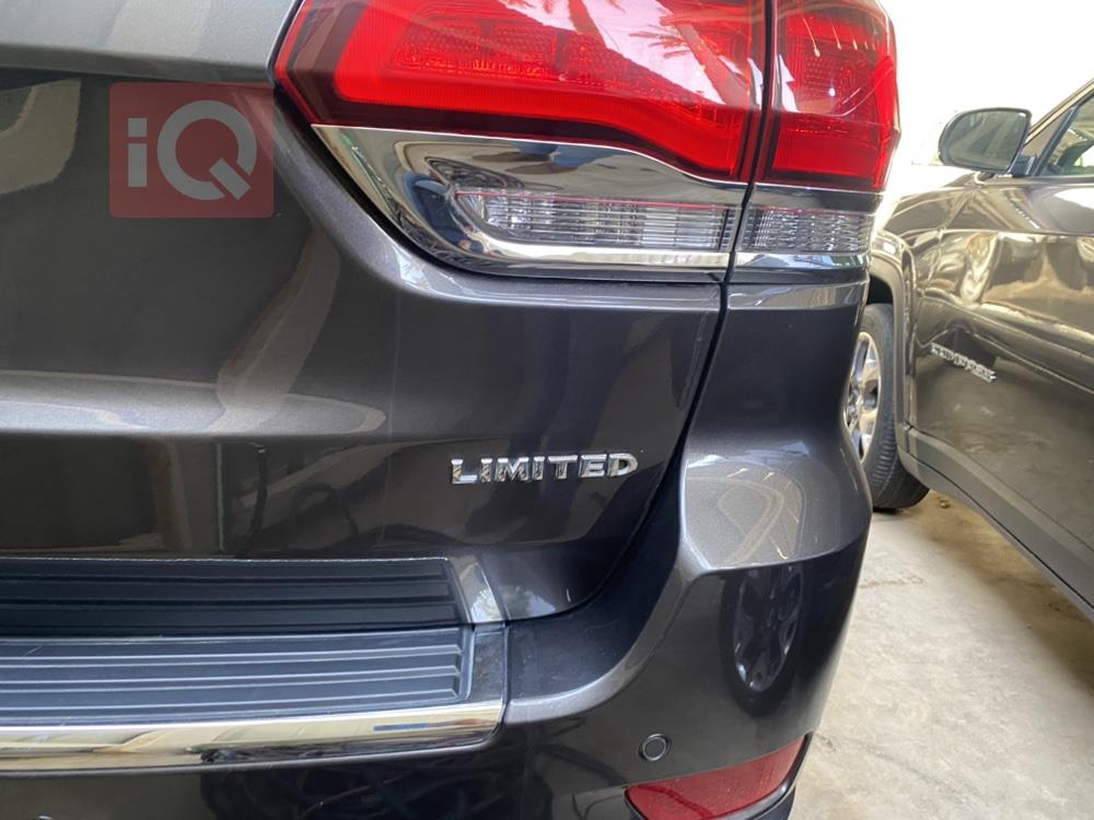 جیپ گراند شیرۆکی